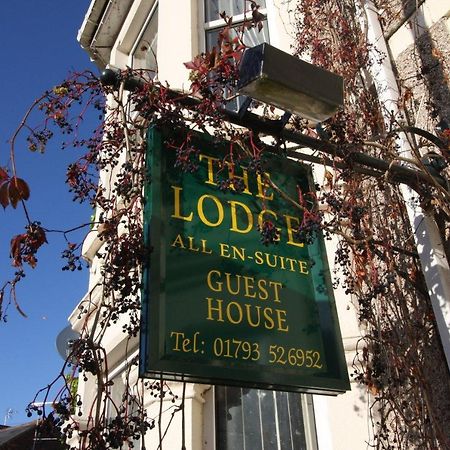 سويندون The Lodge المظهر الخارجي الصورة