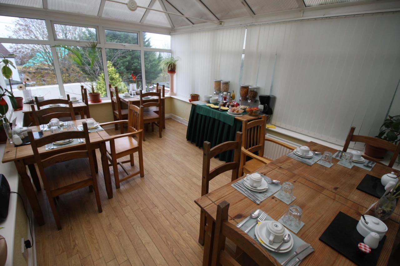 سويندون The Lodge المظهر الخارجي الصورة
