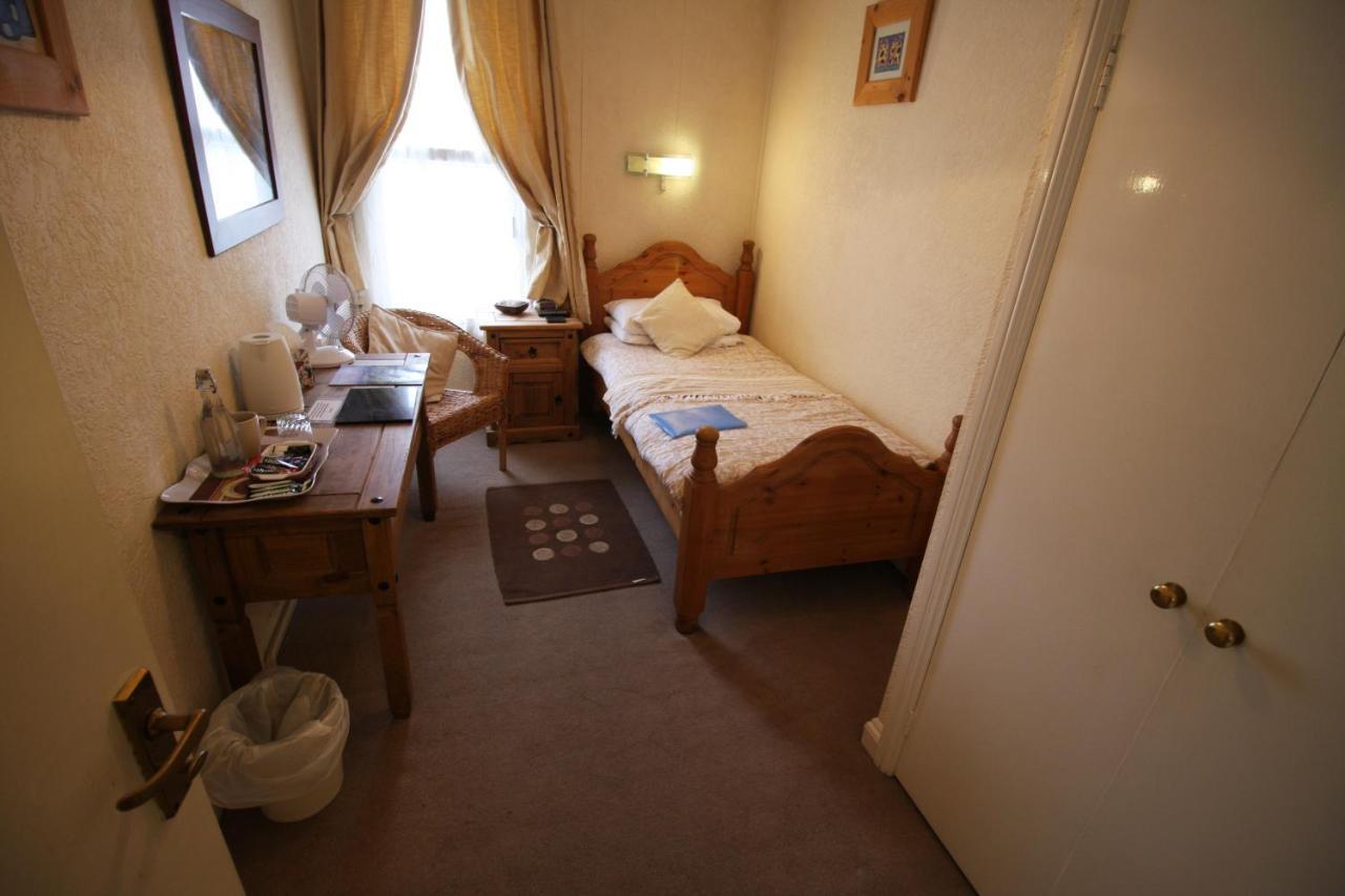 سويندون The Lodge المظهر الخارجي الصورة