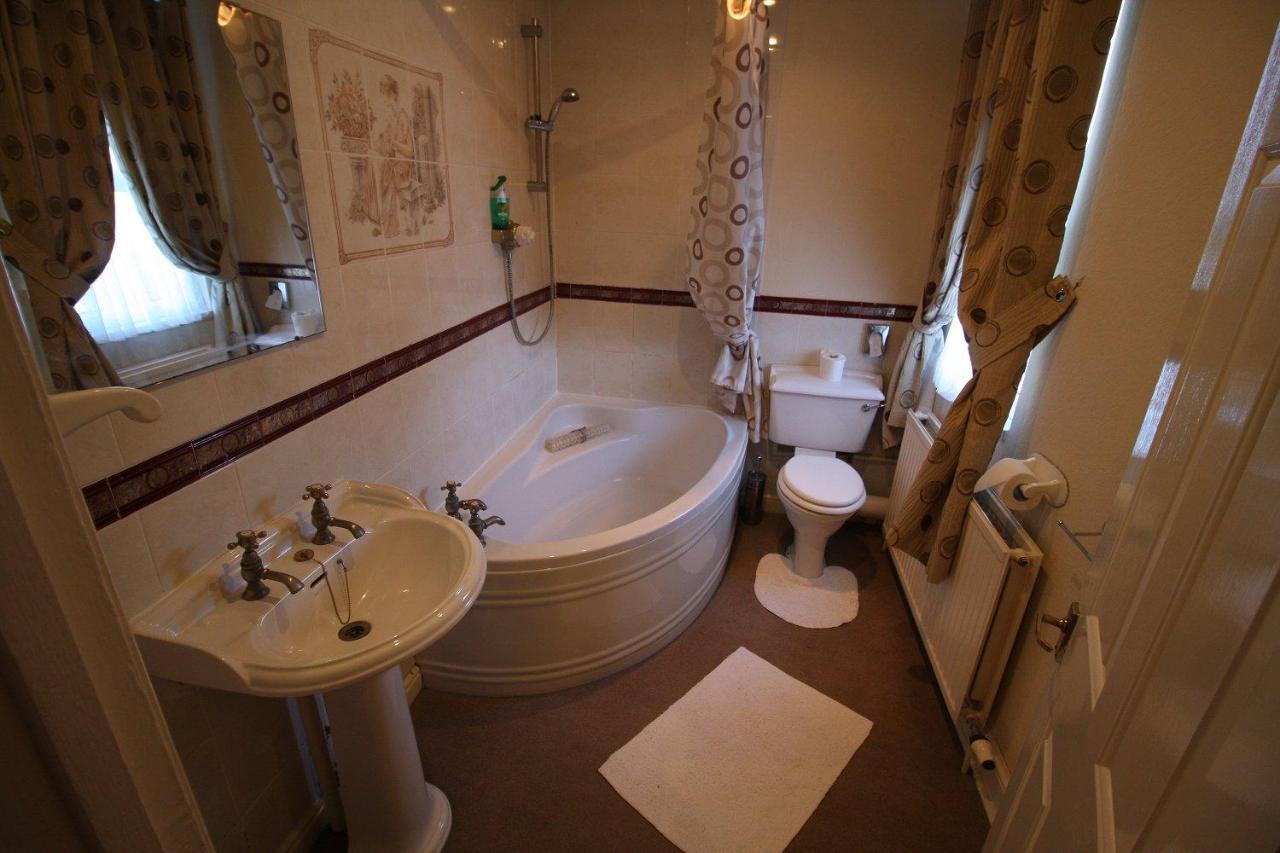 سويندون The Lodge المظهر الخارجي الصورة